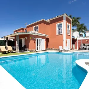 https://villa-tenerife-sur-adeje.in-canary-islands.com